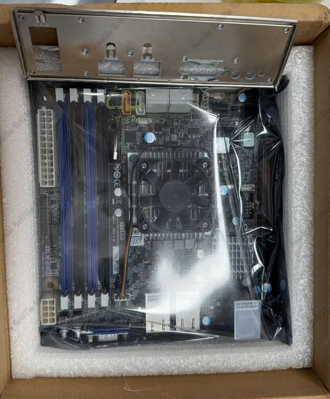 لوحة أم لخادم NAS بحجم Mini IT - مراجعة Ecc Ram Server وسعره